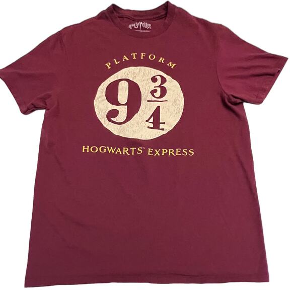 Harry Potter Platform 9 ¾ Hogwarts Express T-Shirt - Maroon - Size M - Movie Tee - Picture 1 of 7